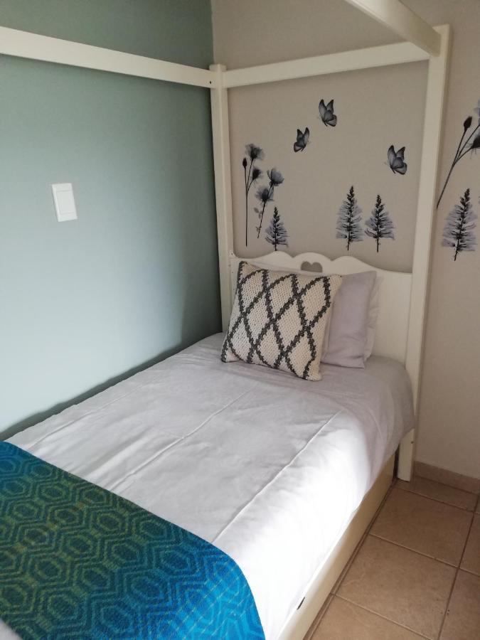 בליטו Mahogany Villa Guesthouse - Solar מראה חיצוני תמונה